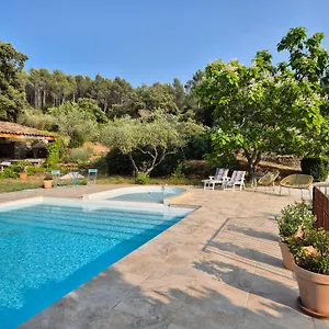 https://gites-mas-des-rochers.fr-provencehotel.com